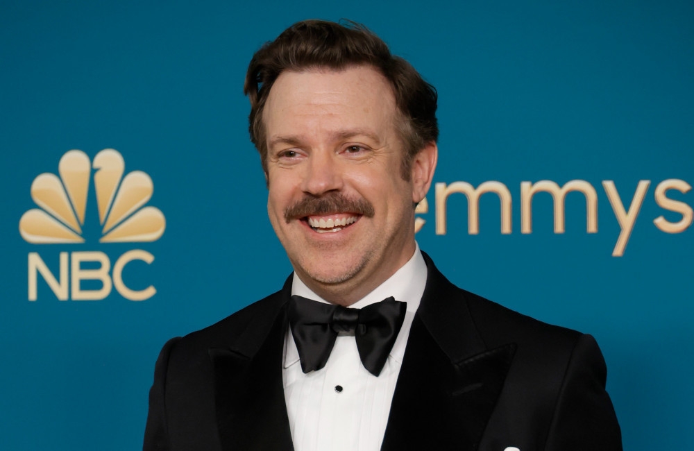 Jason Sudeikis pays tribute to his late uncle and Cheers star George Wendt