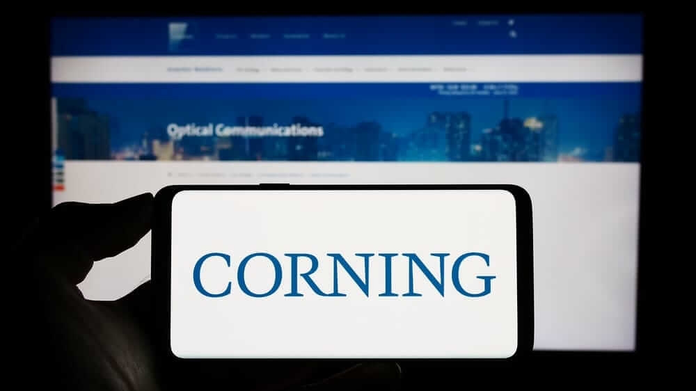 What Are Wall Street Analysts' Target Price for Corning Stock?