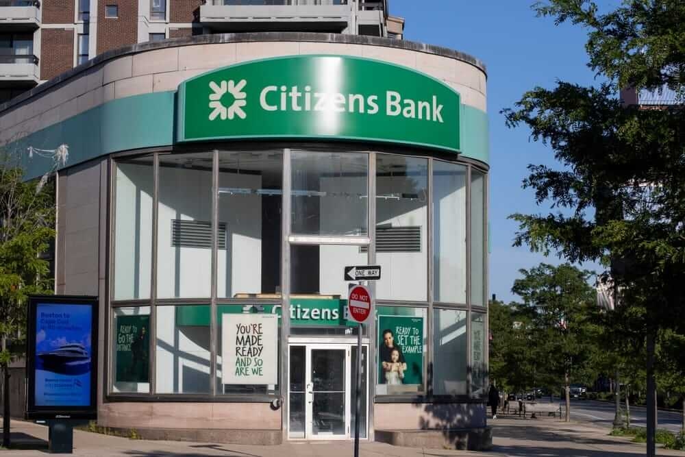 Are Wall Street Analysts Bullish on Citizens Financial Group Stock?