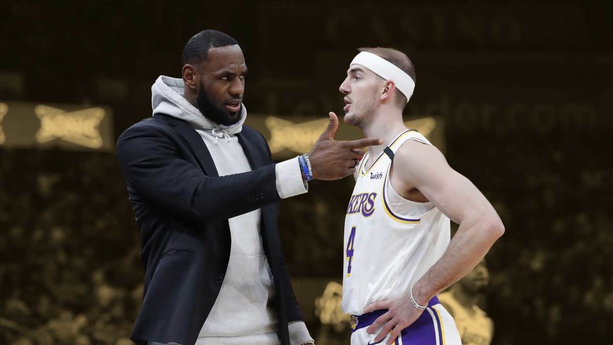 Alex Caruso said LeBron James and Rajon Rondo taught him how to see plays before they happen: "It's like chess… they're two moves ahead"
