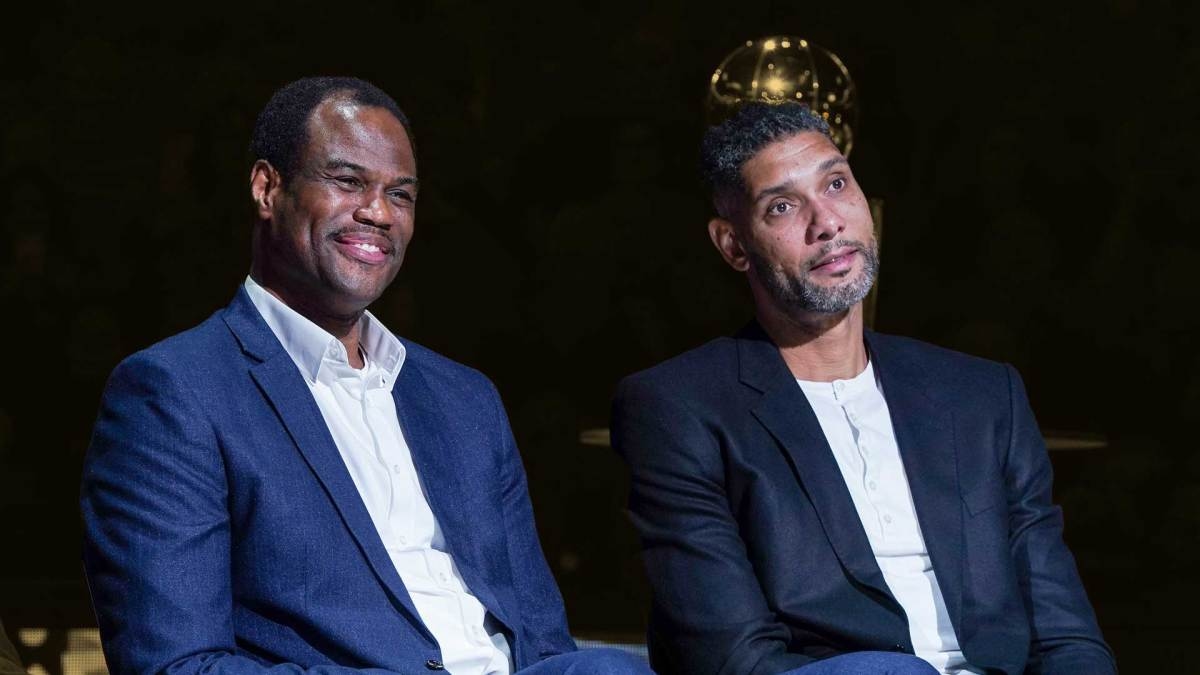 David Robinson reveals why teaming up with Tim Duncan worked so seamlessly: "We can get every rebound, we can block every shot..."