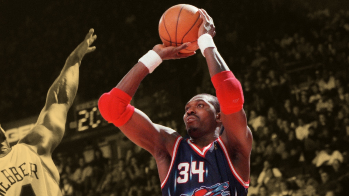 "There were days where, oh man, he had some flashbacks" - When aging Hakeem Olajuwon made Rockets teammates look clownish in practice