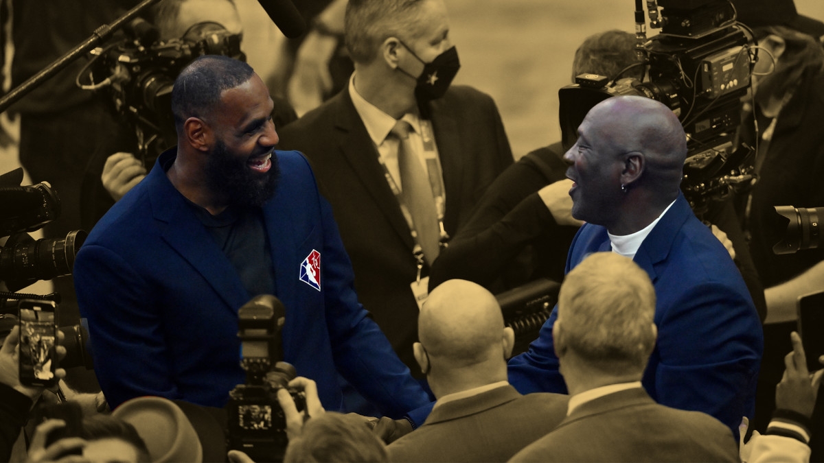 "We could've won seven, we could've won eight, or we could've won nine, the LeBron thing" - MJ took a shot at LeBron when discussing how many titles would Chicago won if the 1998 team never broke up