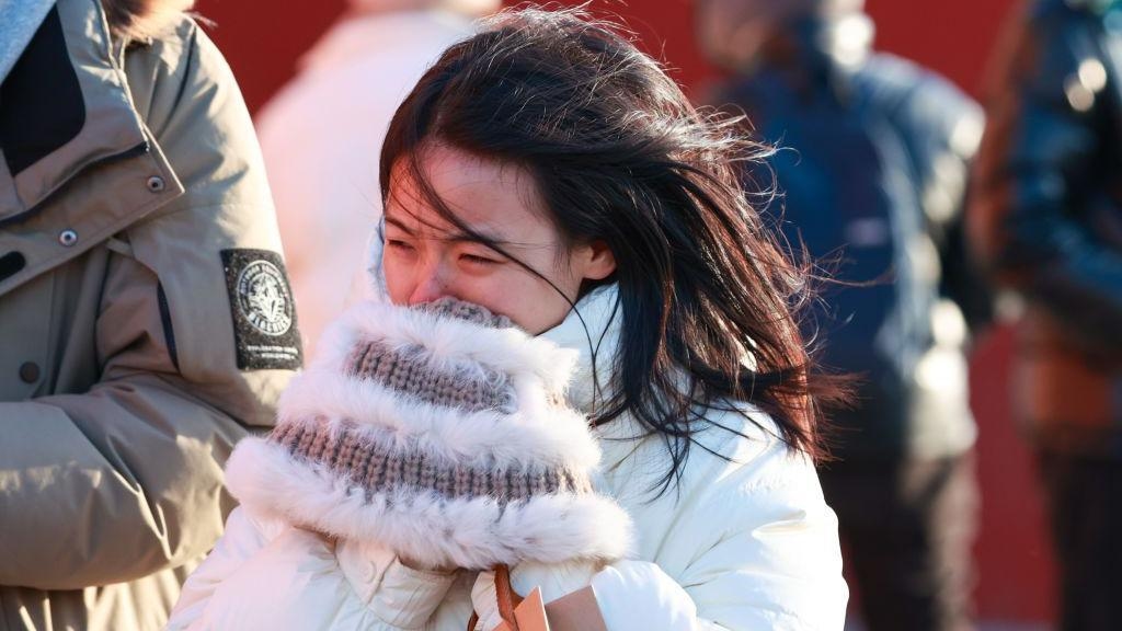 Millions told to stay indoors as China braces for strong winds