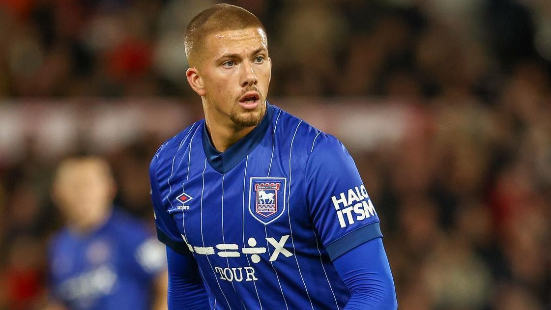 Sheff Utd sign Ipswich defender Clarke