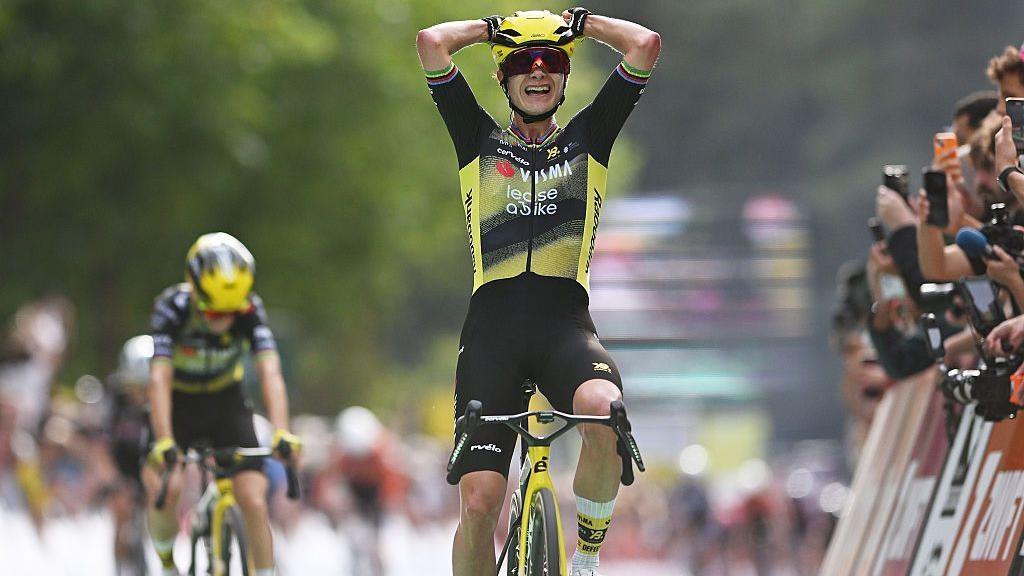 Vos wins opening stage of Tour de France Femmes