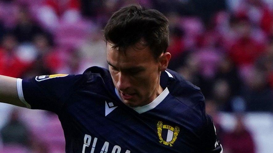 'Fearless ball carrier' Dolcek joins Dundee United