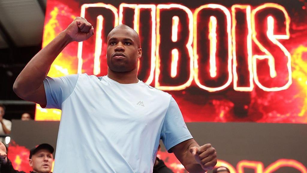 Body shots and 'dirty' tactics - how does Dubois beat Usyk?