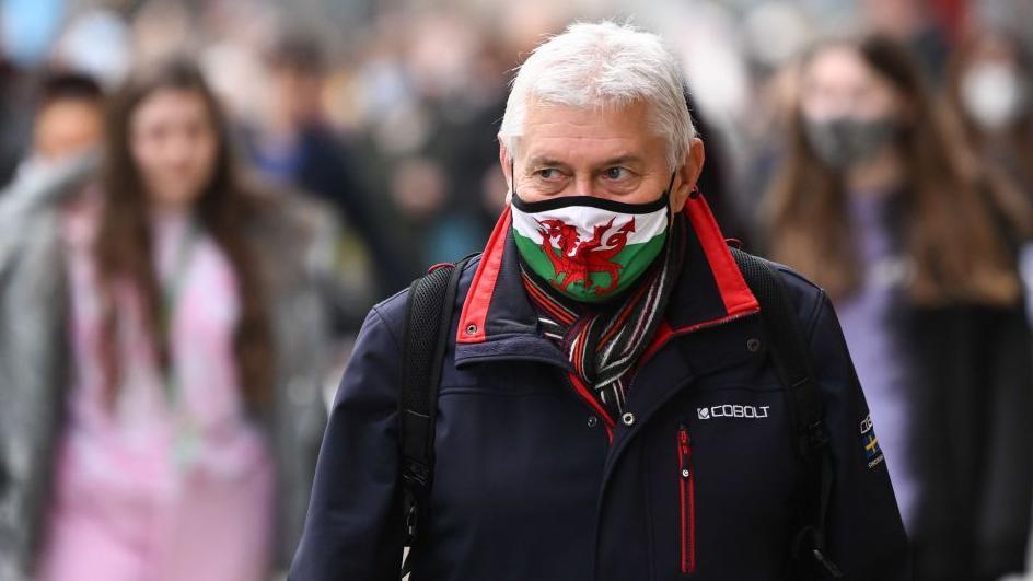 Gaps in Wales' Covid response, says committee