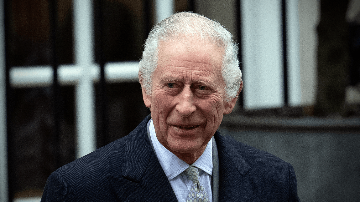 King postpones visit after temporary side effects of cancer treatment