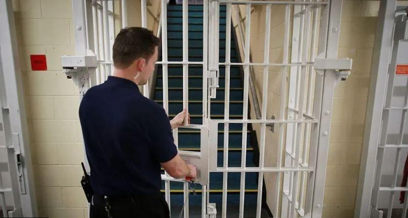 Taser trial for prison officers to tackle violence