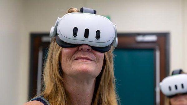Hospital trials virtual reality breaks for patients