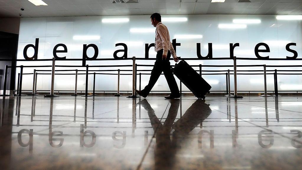 Union warns airport strikes could hit summer holidays