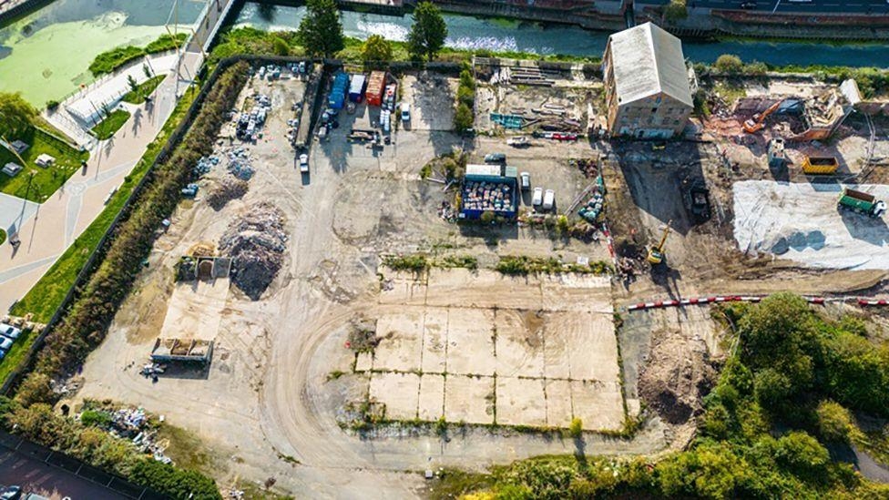 Plans to redevelop area around town's dock