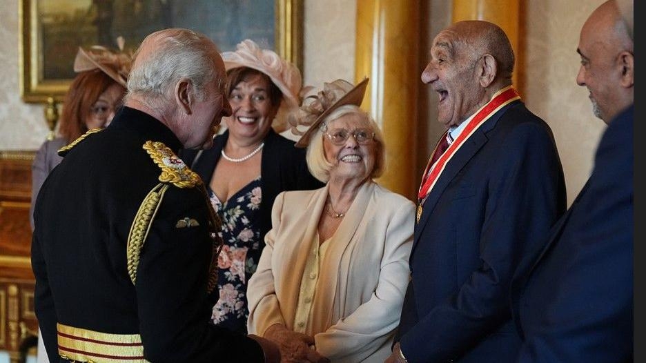 'I wish dad was knighted before he had dementia'