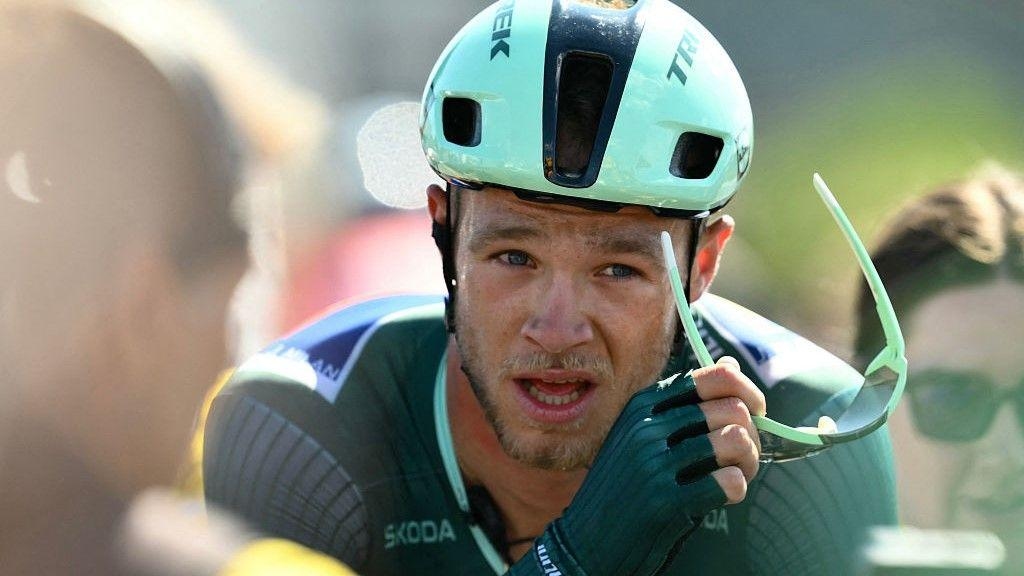 Milan wins Tour stage eight after bunch sprint