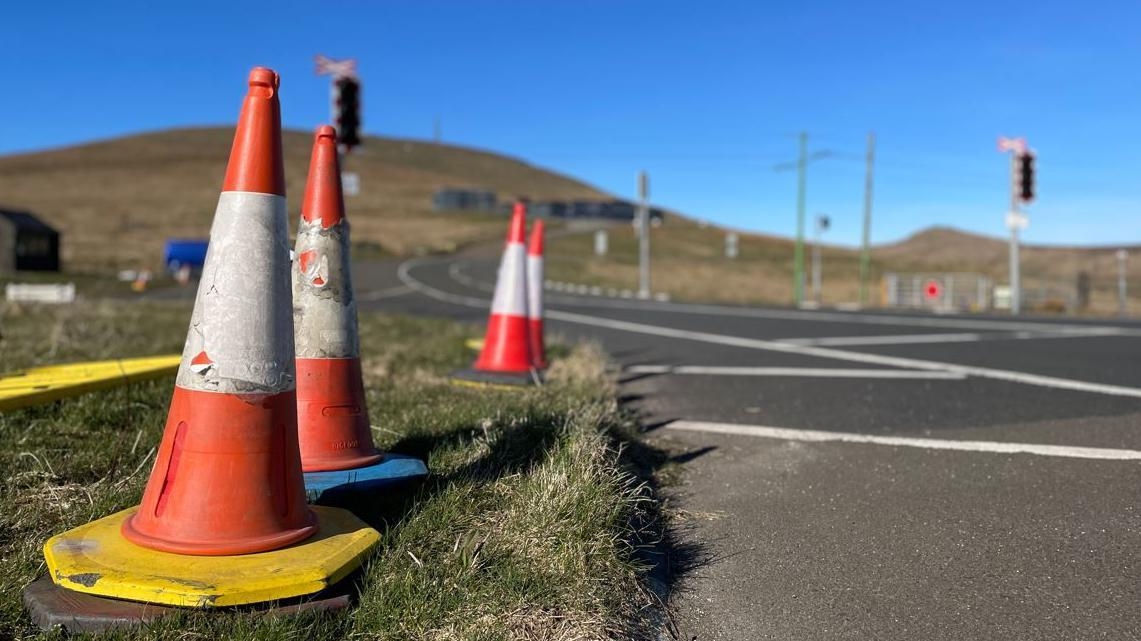 Four-week Mountain Road closure postponed