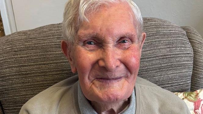 80th VJ Day service is poignant moment for veteran