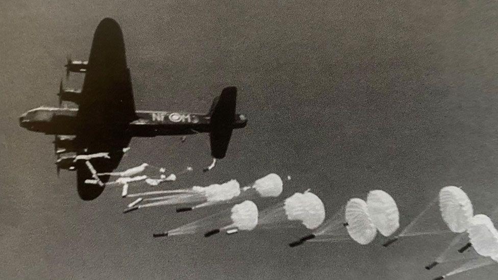 The WW2 aircrews who dropped secret agents into Europe