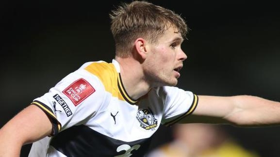 Harrogate sign defender Cass from Grimsby