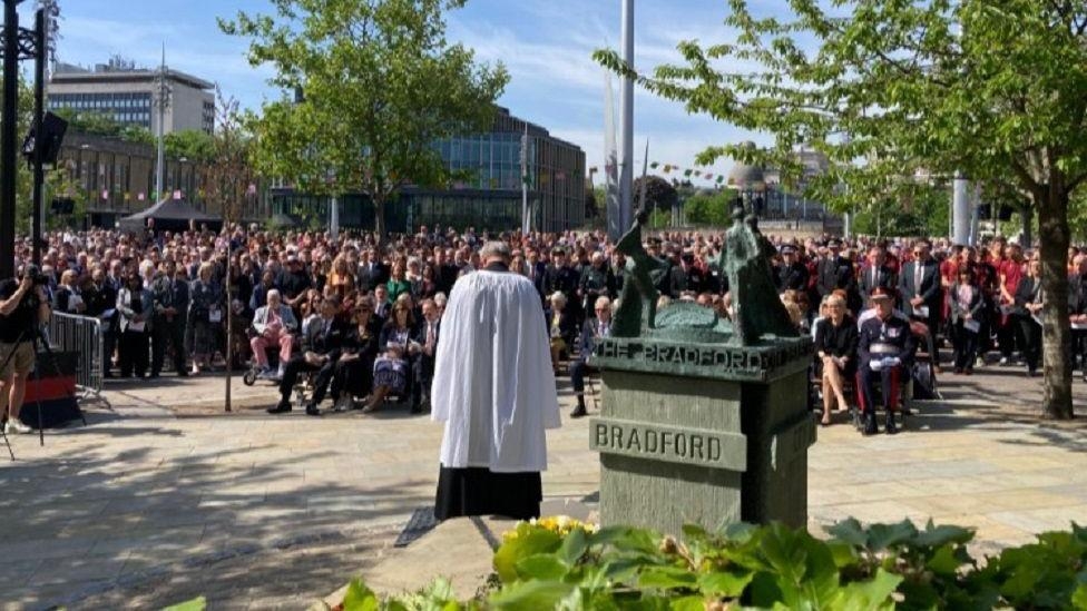 Service marks 40 years since Bradford City fire