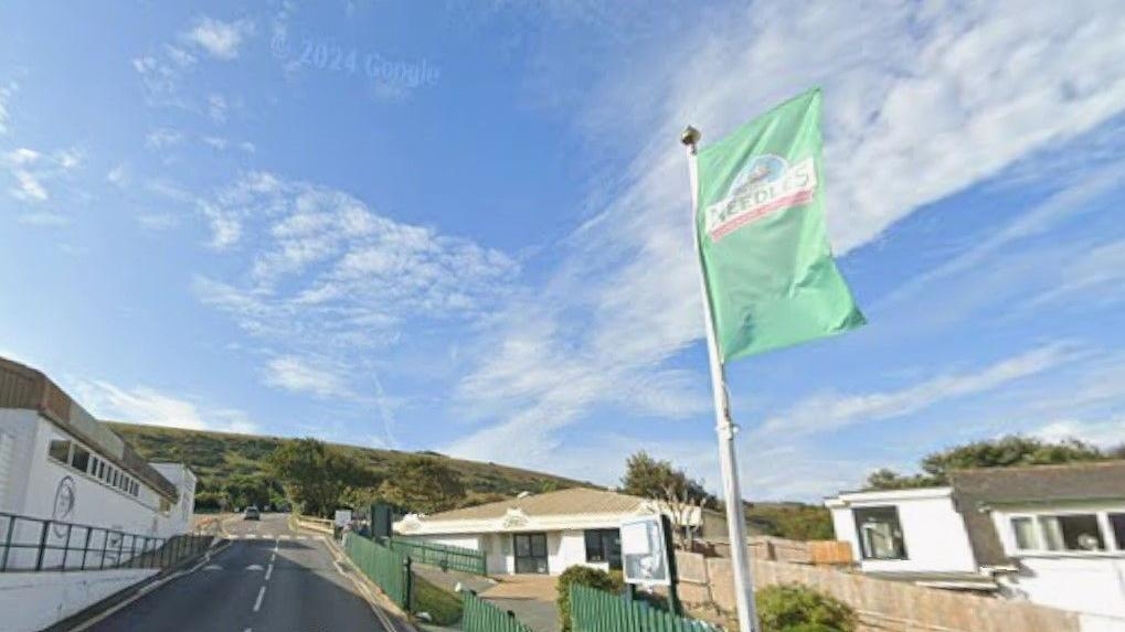 Couple's car cliff fall deaths 'tragic'