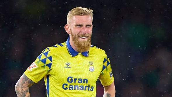 Hull bring in ex-Sheff Utd striker McBurnie