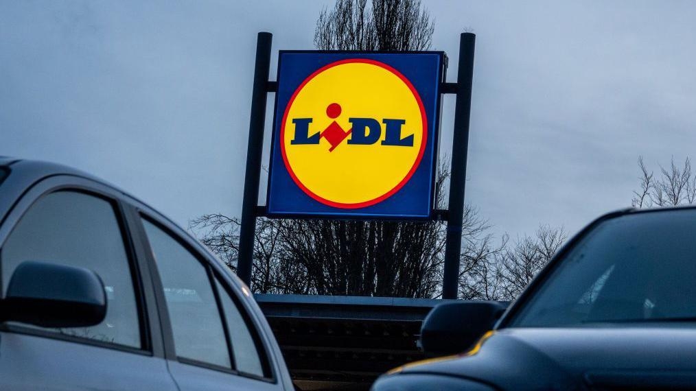 Supermarket fined £17k for out-of-hours deliveries