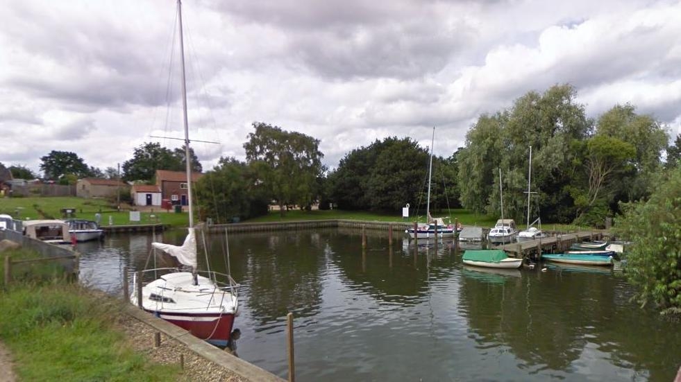 Body of a man recovered after Broads boat fall