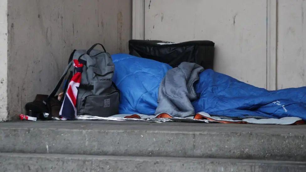 Homeless charity closes following funding dispute