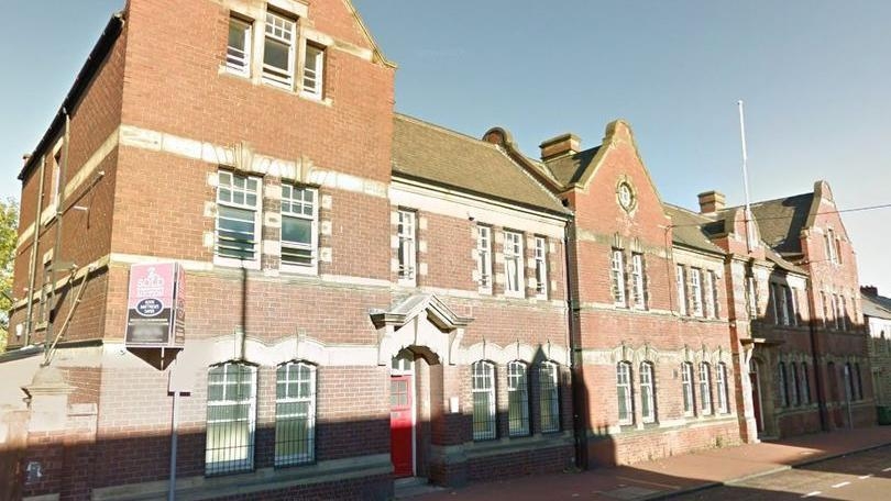 Plans to turn former police station into flats