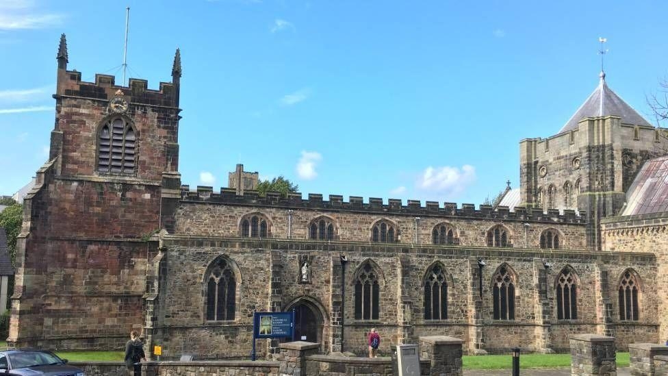 Church report into inappropriate behaviour claims