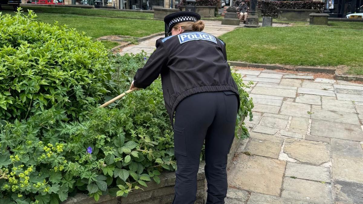 Police make 180 arrests in knife crime crackdown
