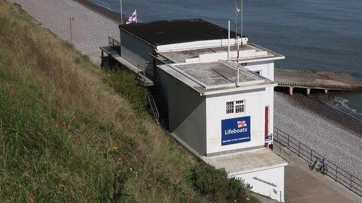 Lifeboat rescues suspended over landslide risk