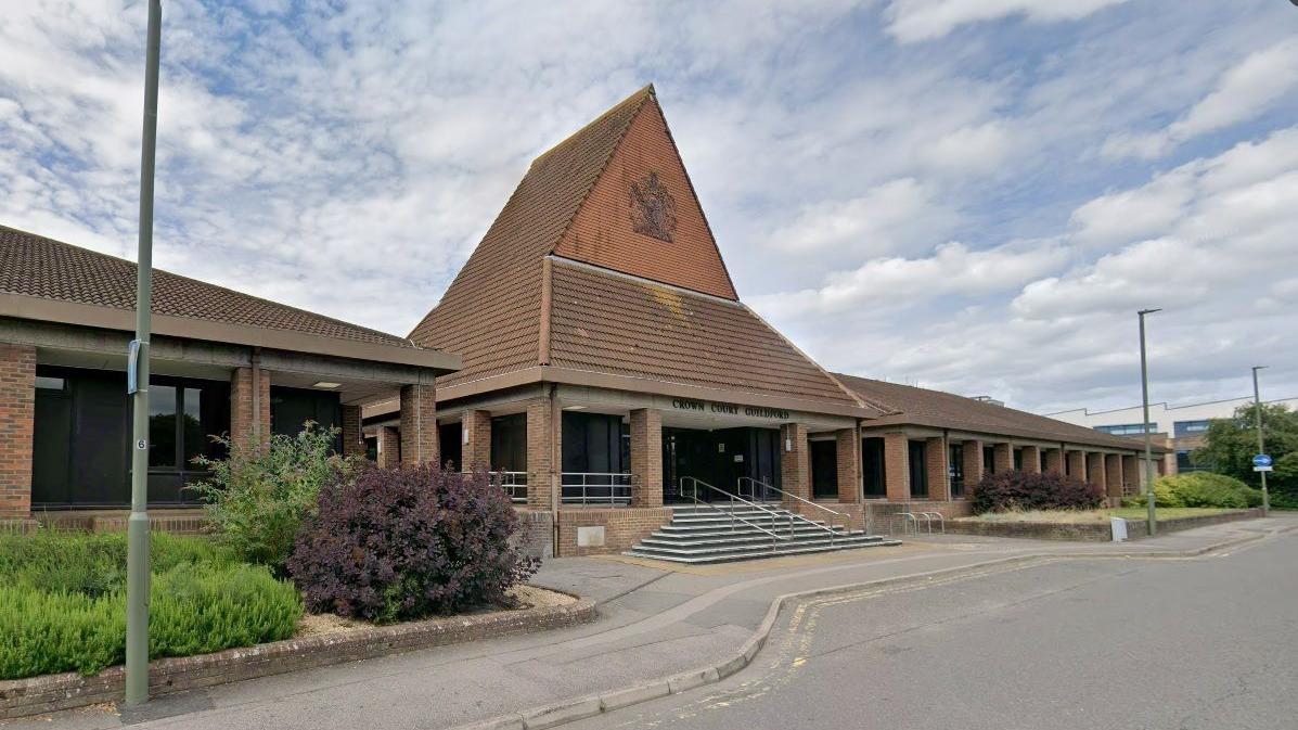 Met Police officer not guilty of sexual offences