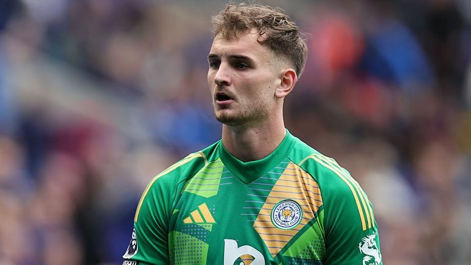Leicester goalkeeper Stolarczyk extends deal