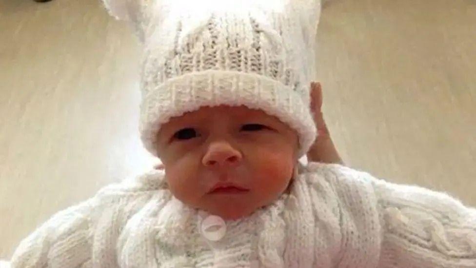 Baby not given antibiotics 'until after cardiac arrest'