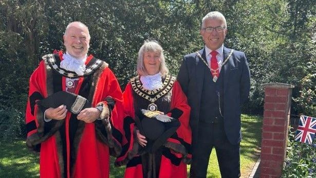 Headlines: Paw Patrol inspires mayor and rescue