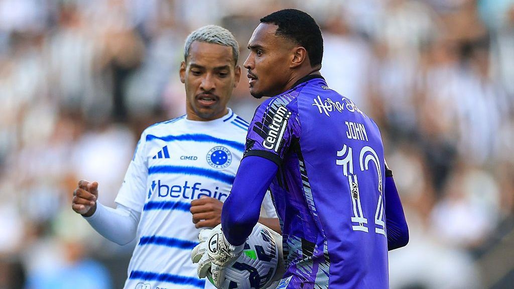 Who will start in goal for West Ham?