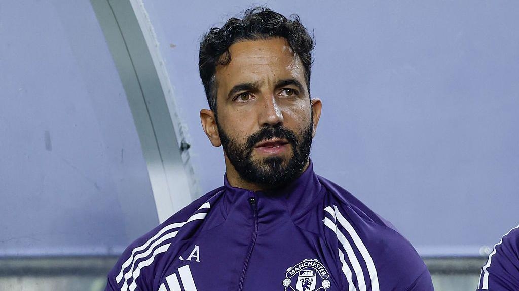 Man Utd 'look a different team'