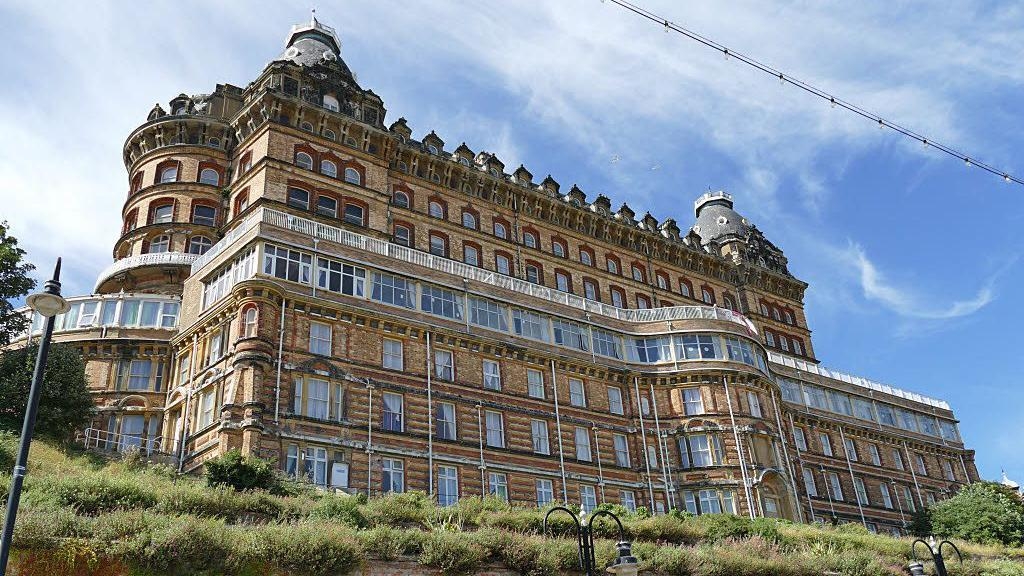 Hotel 'highly suitable' for kittiwake nesting site