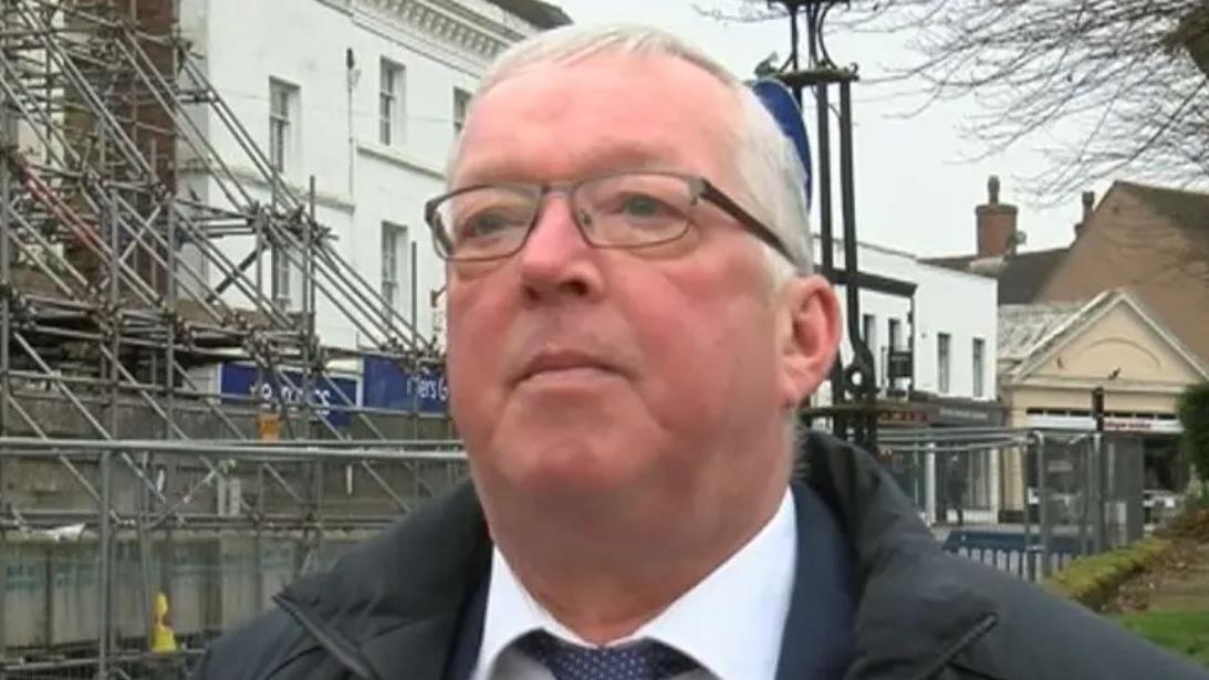 Council phone system 'universally awful'
