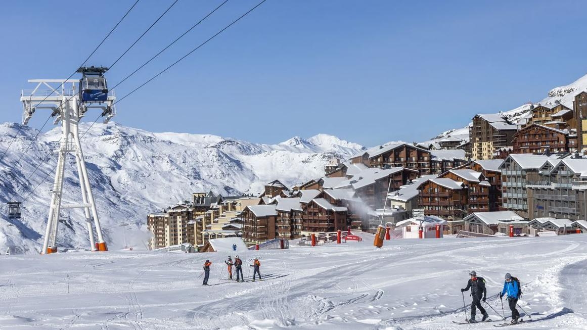 Man, 27, died after avalanche at resort