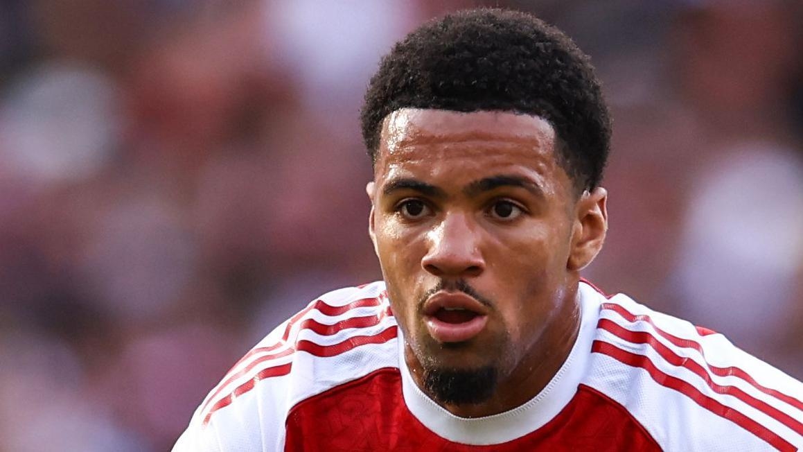 Nwaneri signs new long-term Arsenal deal