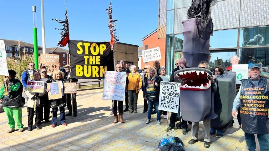 Demonstration against waste incinerator plans