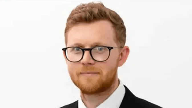 Labour councillor convicted of exposure spared jail