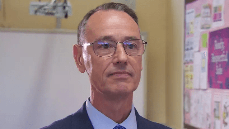 Investigation into why top civil servant was replaced