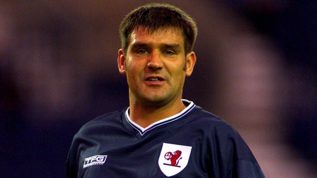 Former Raith Rovers & Hibs player Dennis dies