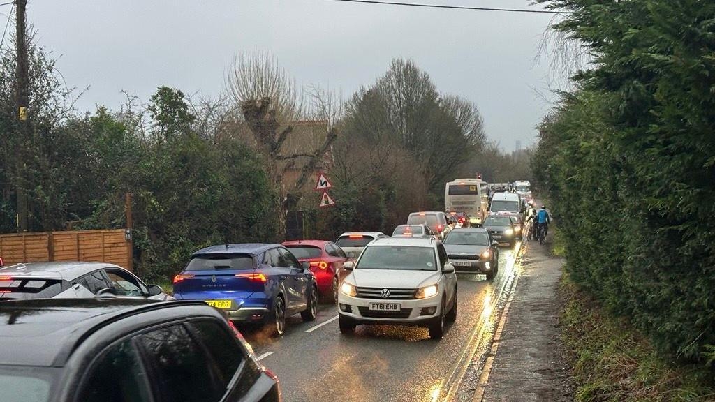 Roadworks cause 'chaos' for school