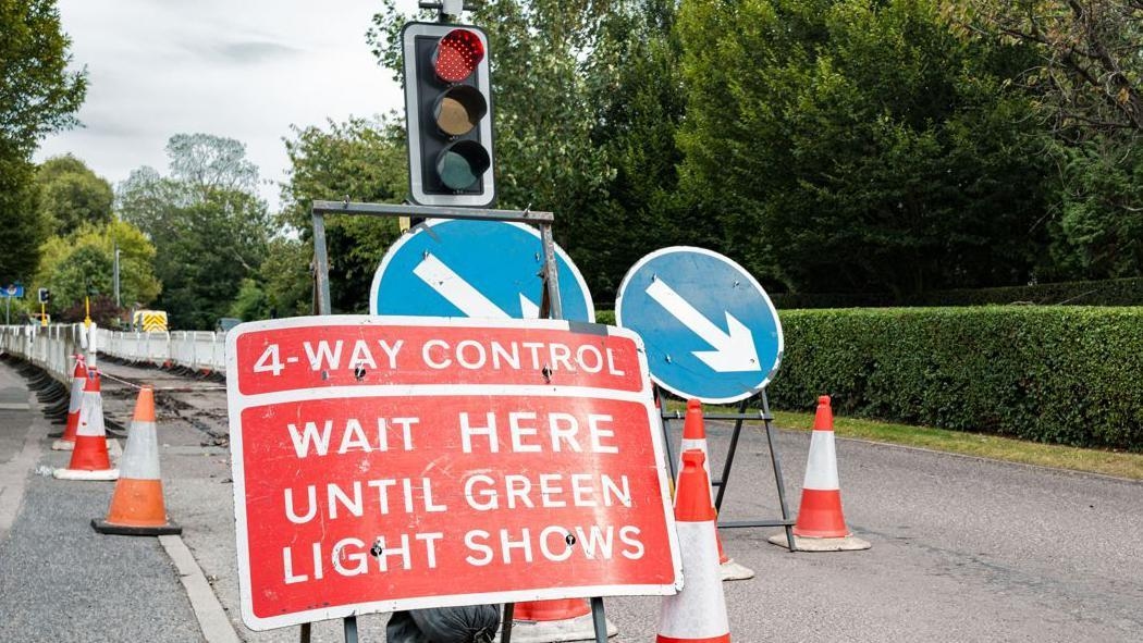 Traffic measures in place for gas pipe upgrades